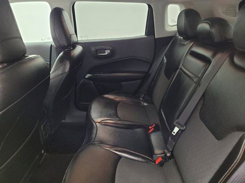 Used 2019 Jeep Compass Latitude w/ Cold Weather Group AWD/4WD image 18