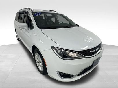 Used 2018 Chrysler Pacifica Touring-L w/ Tire & Wheel Group