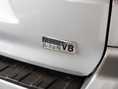 Used 2017 Toyota Sequoia SR5 AWD/4WD image 8