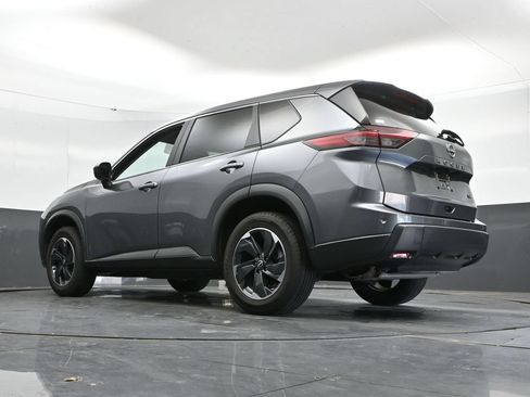 Used 2024 Nissan Rogue SV FWD image 46
