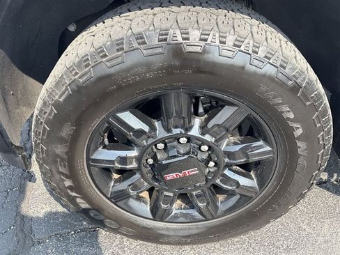Certified 2024 GMC Sierra 2500 AT4 w/ Technology Package AWD/4WD image 33