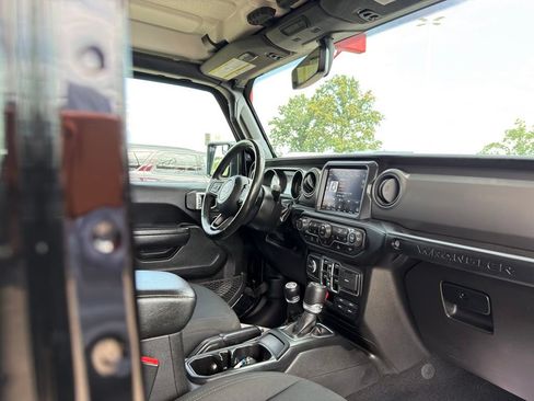 Used 2022 Jeep Wrangler Unlimited Sport AWD/4WD image 36