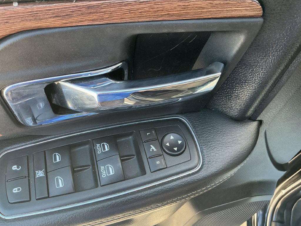 Used 2016 RAM 1500 Laramie AWD/4WD image 14