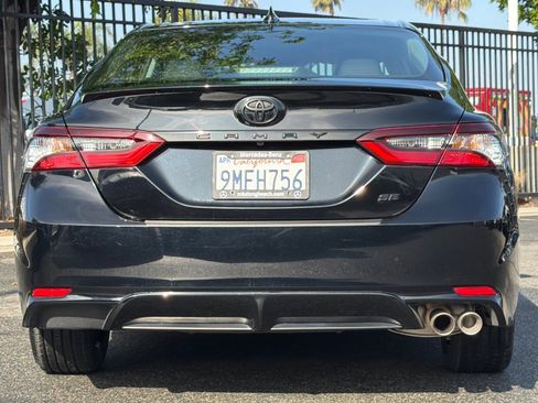 Used 2024 Toyota Camry SE image 5