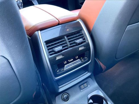 Used 2021 BMW X7 xDrive40i w/ Premium Package AWD/4WD image 37