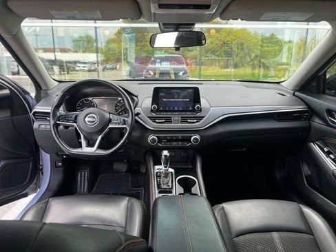 Used 2023 Nissan Altima 2.5 SR AWD/4WD image 14