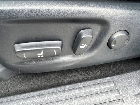 Used 2017 Toyota 4Runner SR5 AWD/4WD image 21