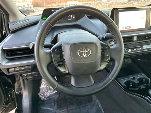 Used 2024 Toyota Prius LE FWD image 14