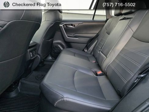 Used 2024 Toyota RAV4 XLE Premium image 40