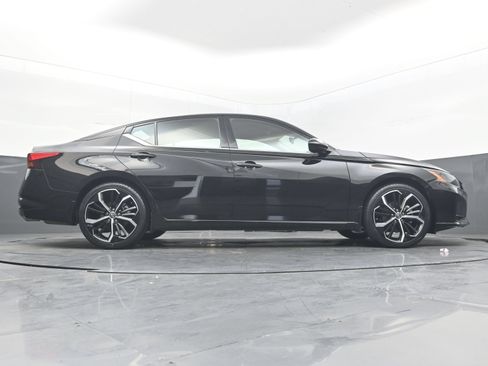 Certified 2023 Nissan Altima 2.5 SR FWD image 30
