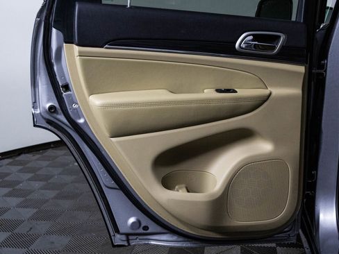 Used 2019 Jeep Grand Cherokee Limited image 34