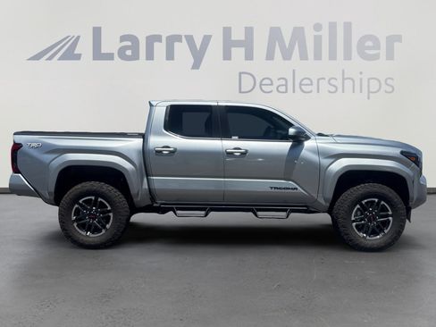 Certified 2025 Toyota Tacoma TRD Sport AWD/4WD image 6