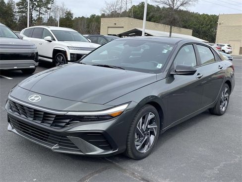 Certified 2025 Hyundai Elantra Sport image 3