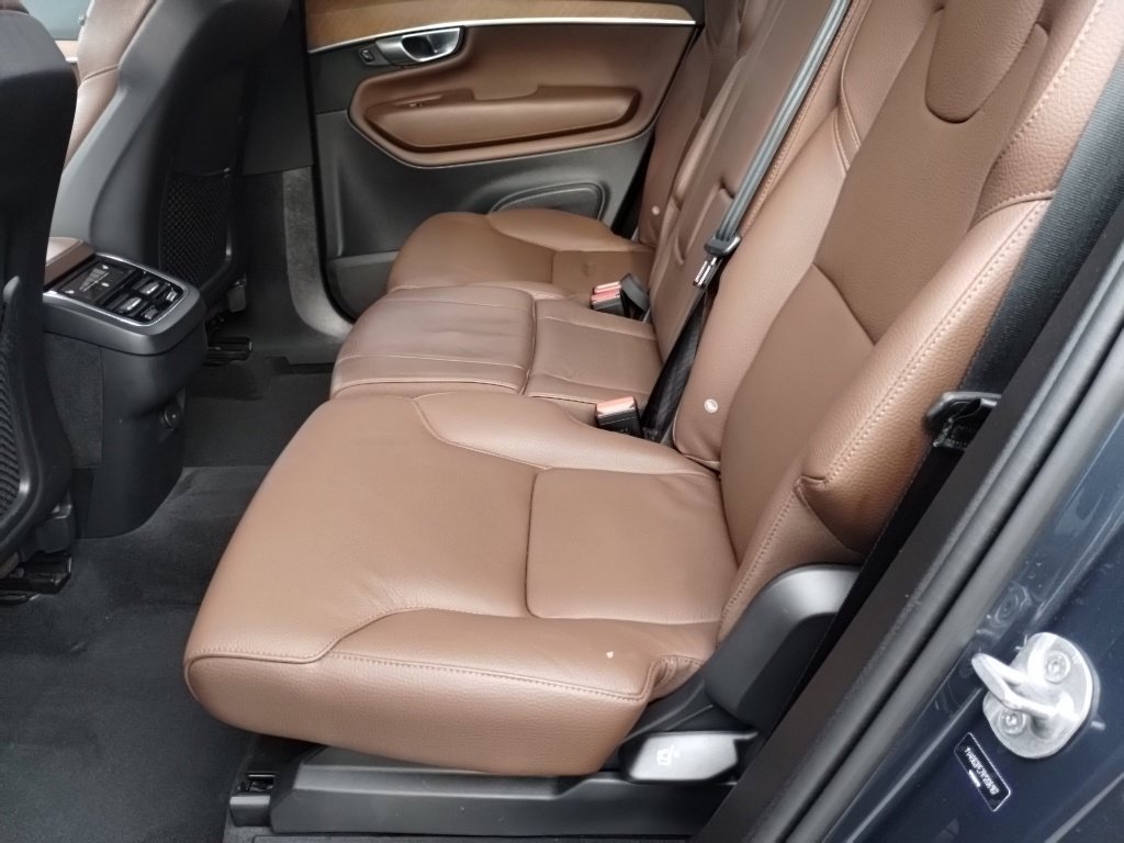 Used 2024 Volvo XC90 B6 Plus AWD/4WD image 11