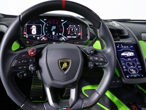 Used 2025 Lamborghini Revuelto image 23
