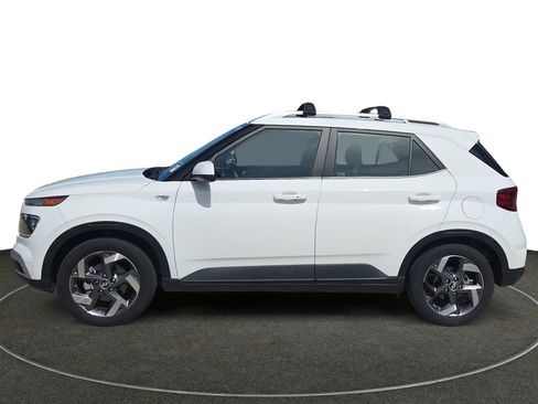 Used 2025 Hyundai Venue SEL FWD image 2