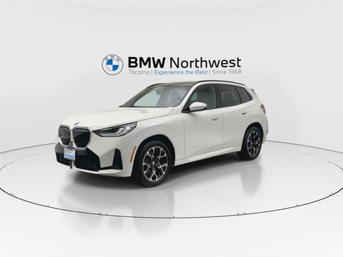 Used 2025 BMW X3 xDrive30i w/ Premium Package image 9