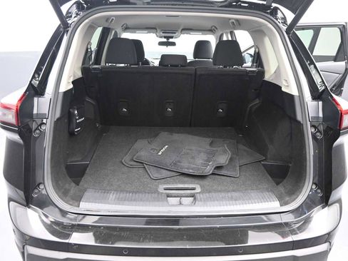 Used 2024 Nissan Rogue SV FWD image 13