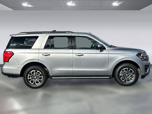 Used 2022 Ford Expedition XLT image 7