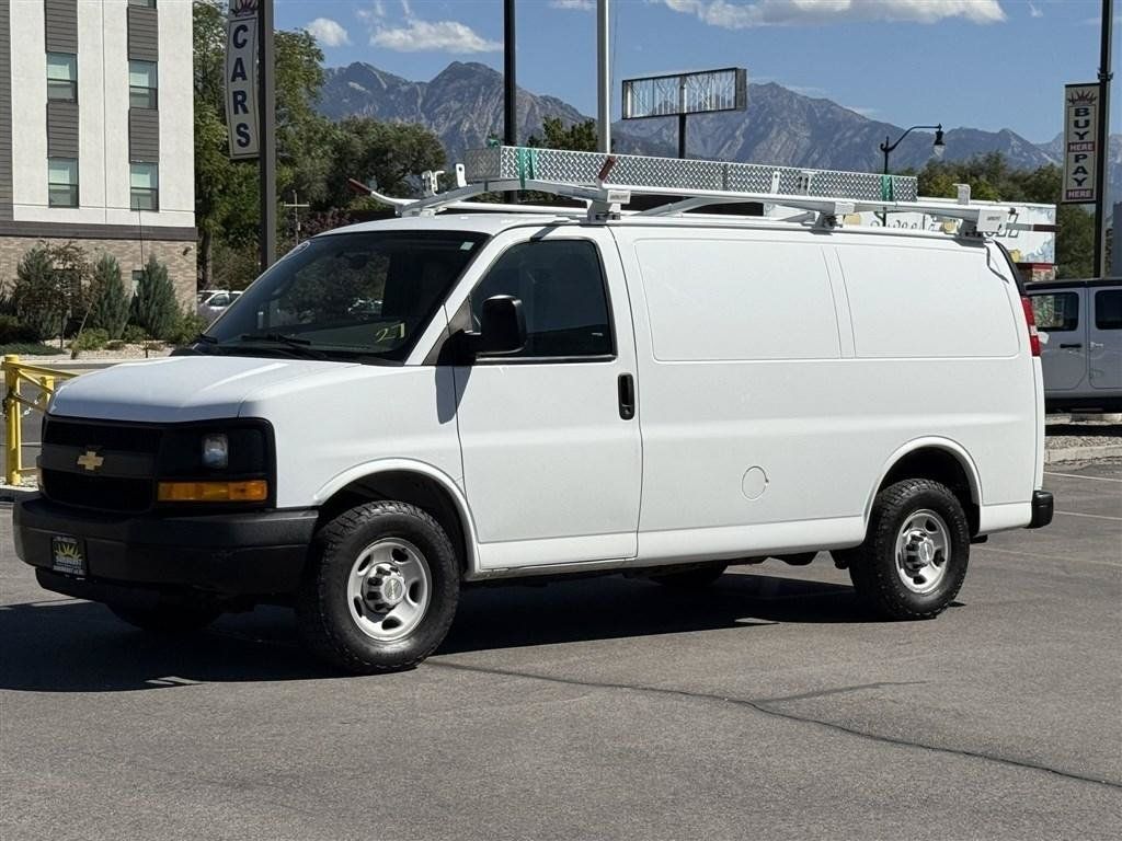 Used 2015 Chevrolet Express 2500 RWD image 3