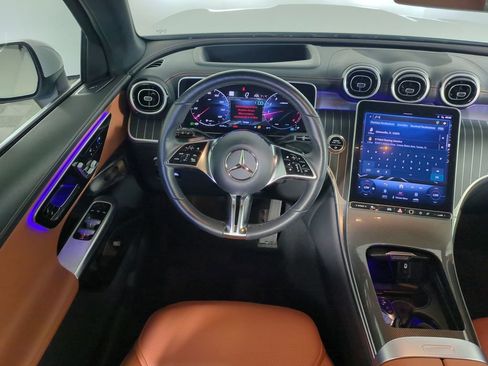 Used 2024 Mercedes-Benz GLC 300 4MATIC image 18