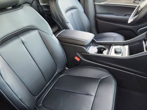 New 2026 Jeep Grand Cherokee Limited w/ Limited Altitude Package image 9