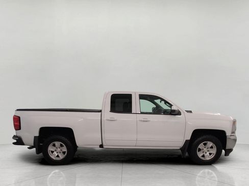 Used 2018 Chevrolet Silverado 1500 LT w/ Trailering Package RWD image 11