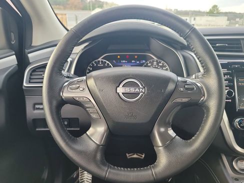 Used 2024 Nissan Murano SV w/ SV Midnight Edition Package image 12