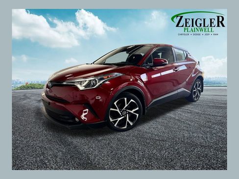 Used 2018 Toyota C-HR XLE FWD image 1