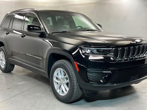 New 2026 Jeep Grand Cherokee Laredo AWD/4WD image 7