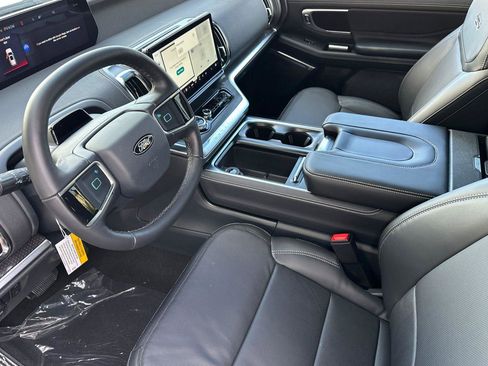 New 2026 Ford Expedition Platinum image 7