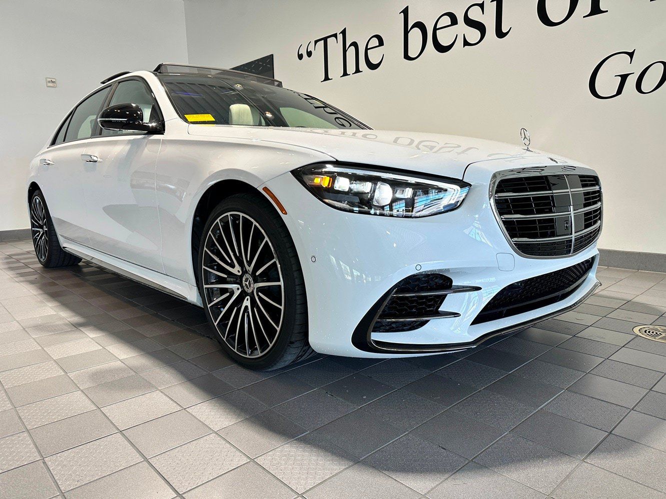 Used 2024 Mercedes-Benz S 580 4MATIC Sedan image 1