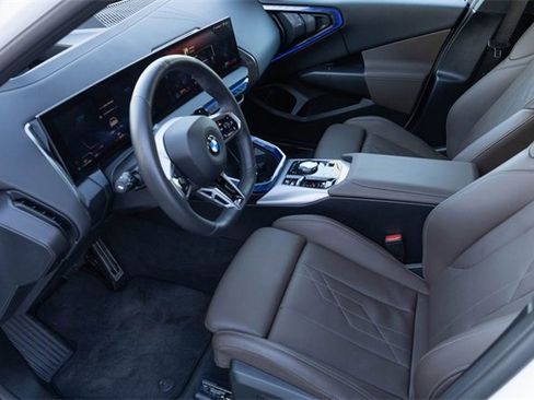 Certified 2025 BMW X3 xDrive30i w/ Premium Package image 2