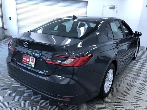Used 2026 Toyota Camry LE FWD image 33