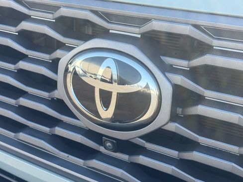 Used 2023 Toyota Tacoma TRD Off-Road w/ Advanced Technology Package AWD/4WD image 32