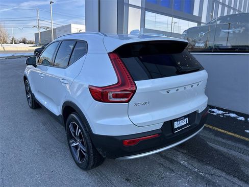 Certified 2023 Volvo XC40 B5 Core w/ Convenience Package image 6