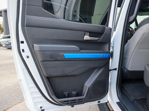 Used 2024 Toyota Tacoma TRD Off-Road image 40