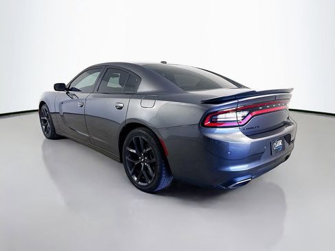 Used 2019 Dodge Charger SXT w/ Blacktop Package image 5