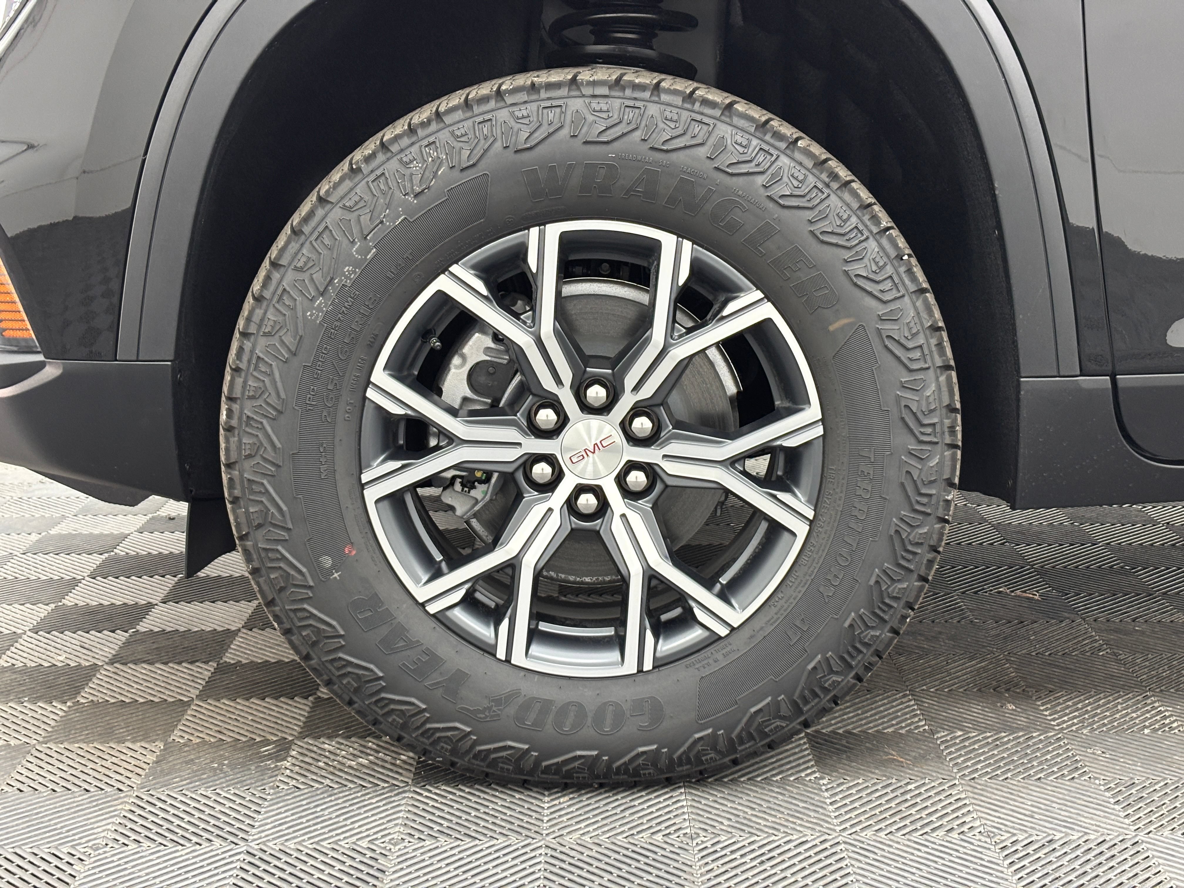 New 2026 GMC Acadia AT4 w/ Luxury Package AWD/4WD image 17
