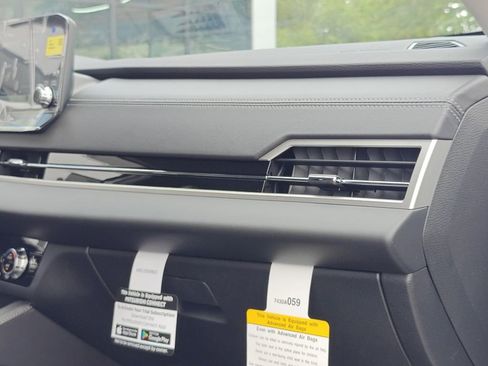 New 2025 Mitsubishi Outlander SE image 28