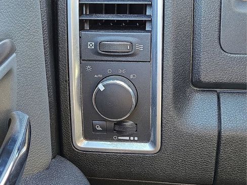 Used 2024 RAM 1500 Classic SLT image 25