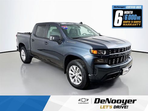 Used 2020 Chevrolet Silverado 1500 Custom w/ Custom Value Package AWD/4WD image 1
