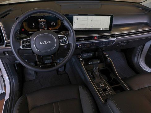 Used 2025 Kia Sorento S w/ Panoramic Sunroof Package FWD image 23