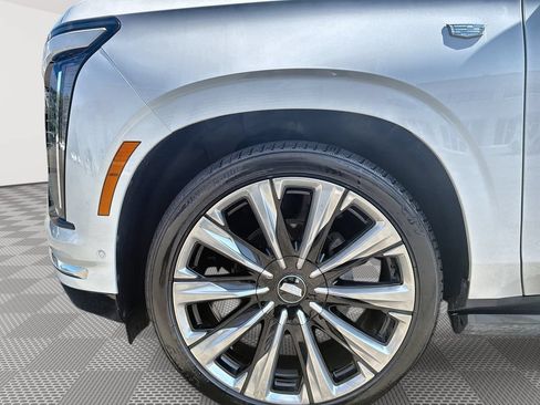 Used 2025 Cadillac Escalade Premium Luxury w/ Touring Package AWD/4WD image 19