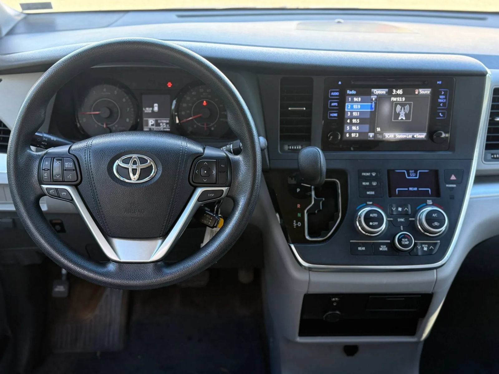 Used 2017 Toyota Sienna LE FWD image 15