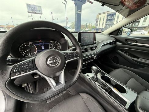 Used 2023 Nissan Altima 2.5 SV image 21