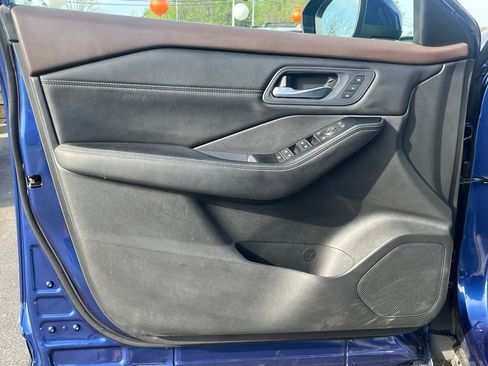 Used 2023 Nissan Rogue SL image 9