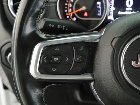 Used 2022 Jeep Wrangler Unlimited Sahara w/ Cold Weather Group AWD/4WD image 10