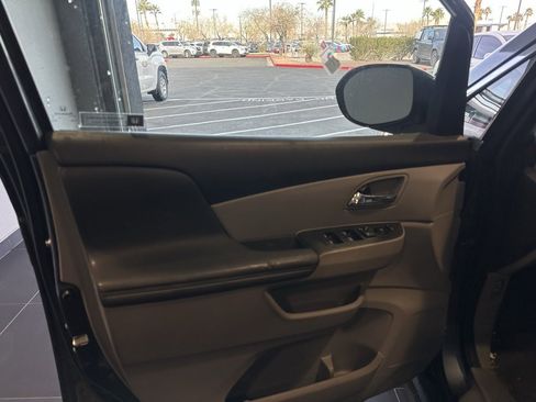 Used 2017 Honda Odyssey SE image 10