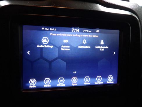 Used 2021 Jeep Renegade Latitude FWD image 17